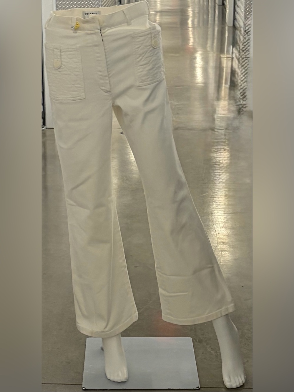 AUTHENTIC CHANEL VINTAGE 2004 CRUISE WHITE WIDE LEG QUILTED UTILITY DENIM PANTS